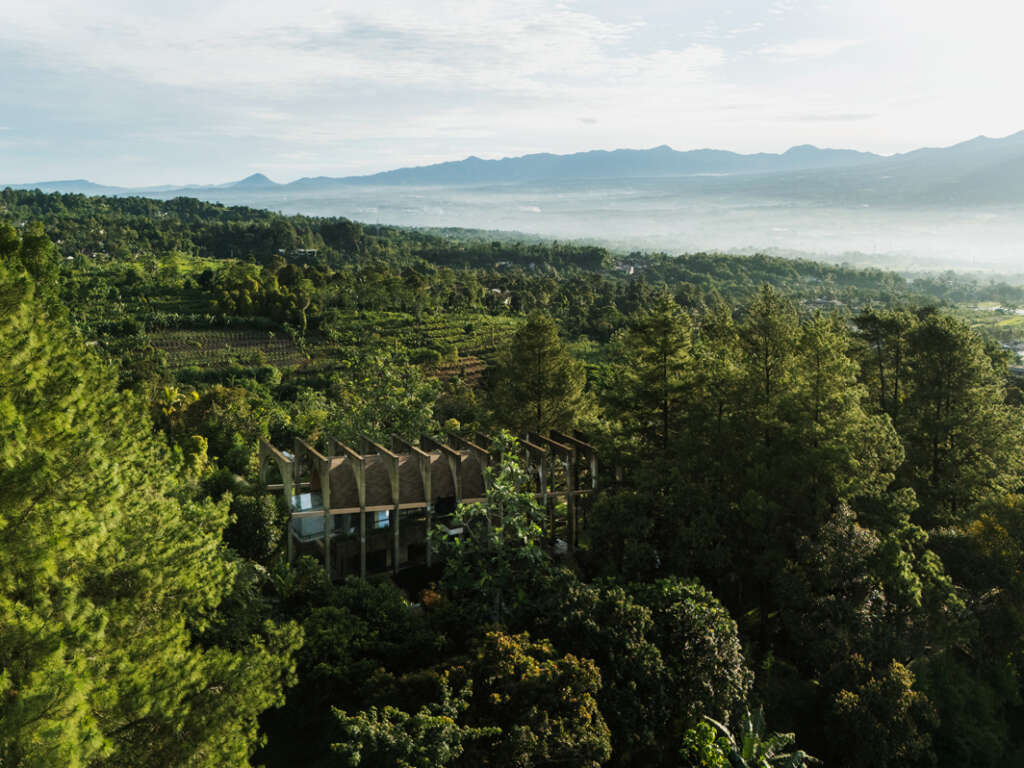 The ‘Light and Truth at the End of the Tunnel’: RAD+ar design linear spiritual space in Indonesia