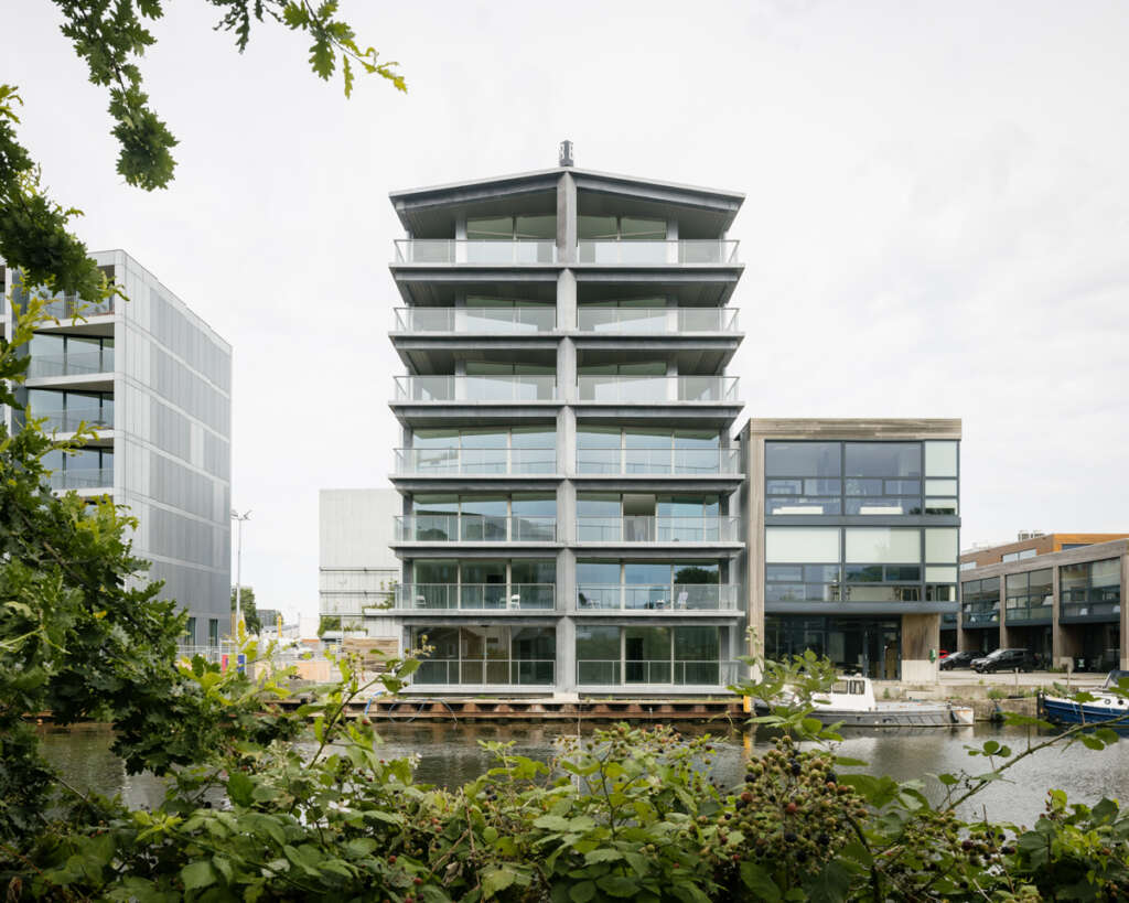 Civic Architects compete nautical beacon in former Amsterdam Harbour District