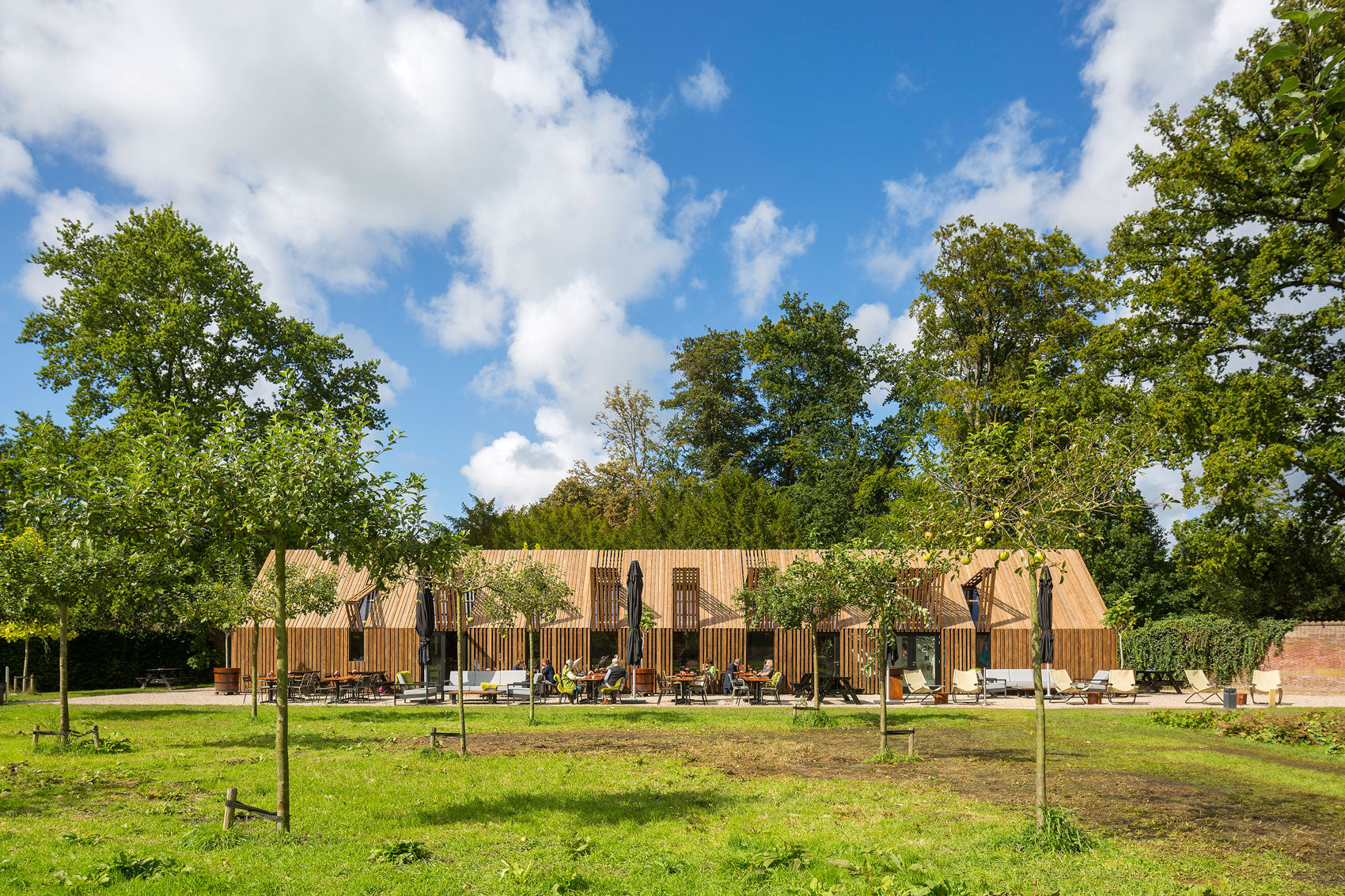 Dutch Architects Create a Visitor's Center That 'Lives"