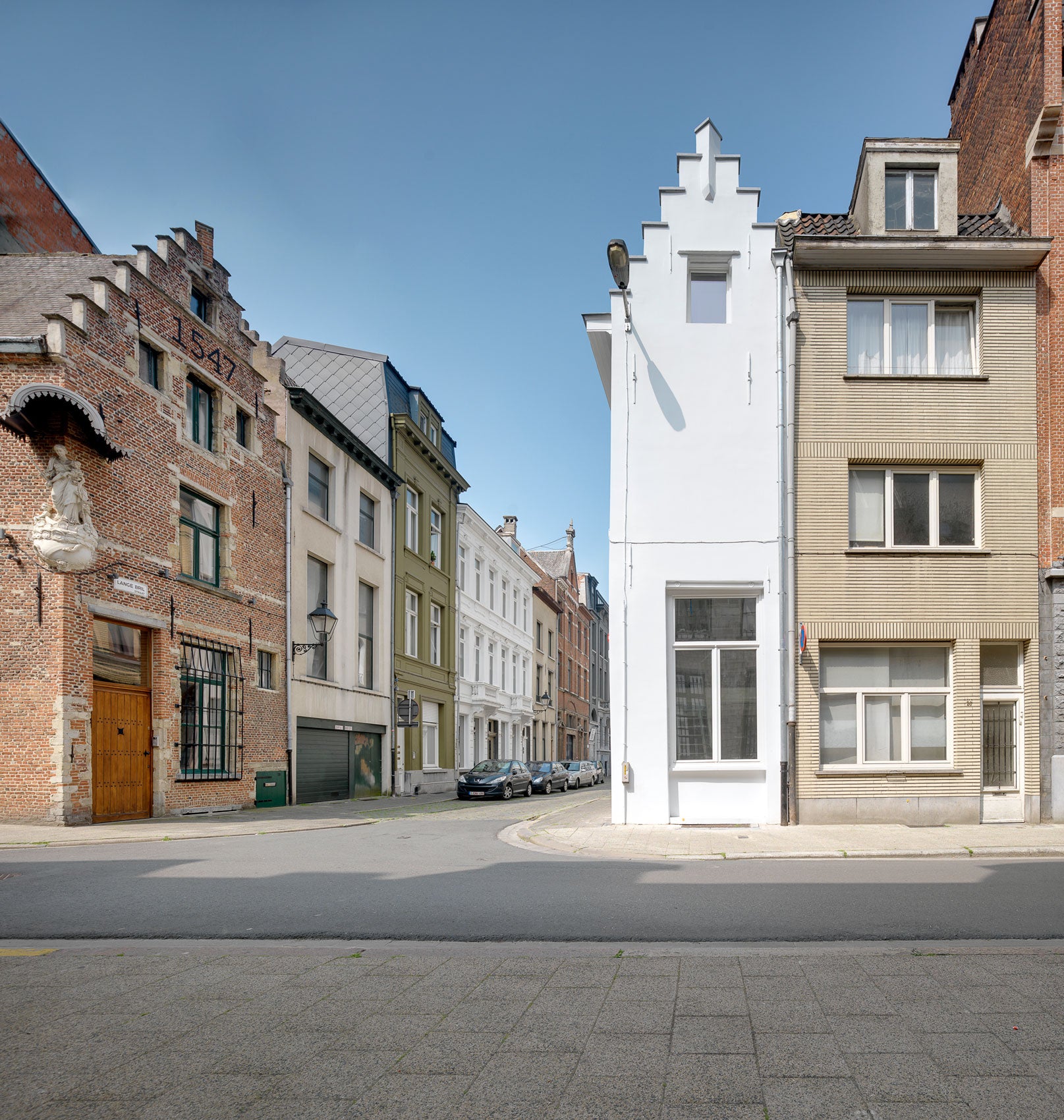 dmvA Architecten Design One Room Hotel in Antwerp