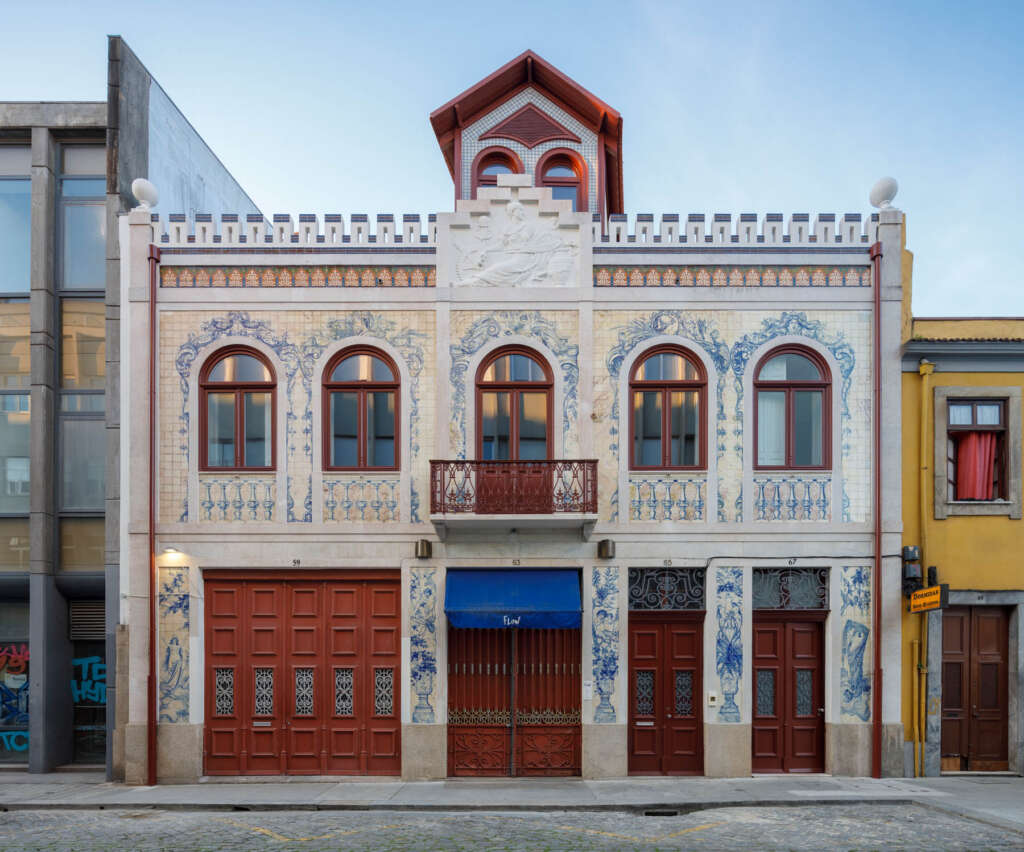 Step inside these beautifully renovated buildings in Porto by Anarchlab