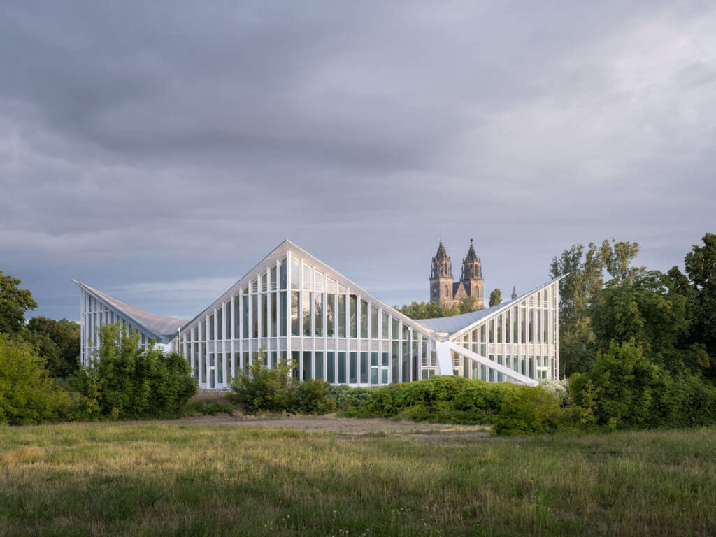 gmp complete conversion and refurbishment of Hyparschale in Magdeburg, Germany