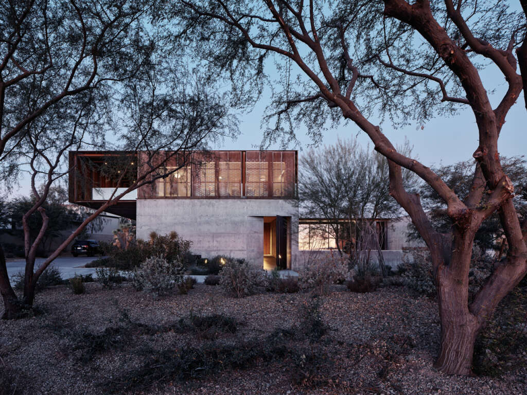 Faulkner Architects design Red Rock, a house repeating the behavior of the desert in Nevada