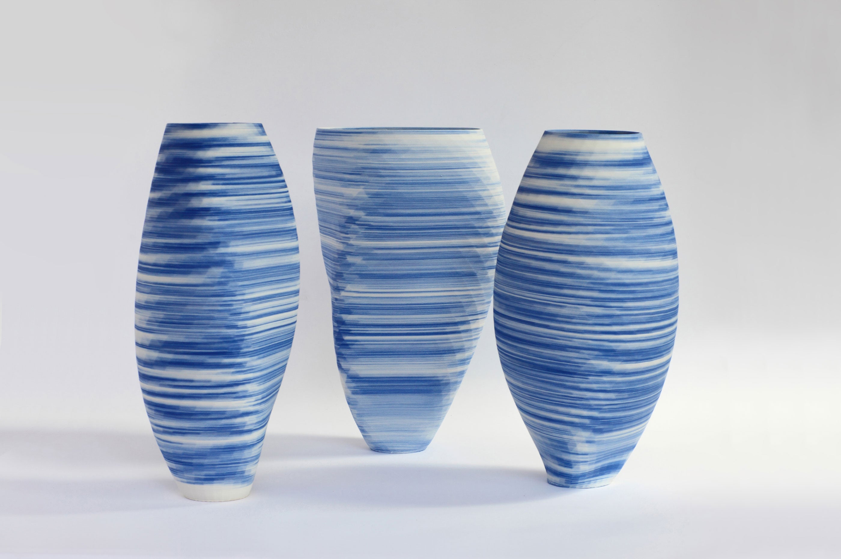 New 3D Printed Porcelain Vases are Inspired by Traditional Delftware
