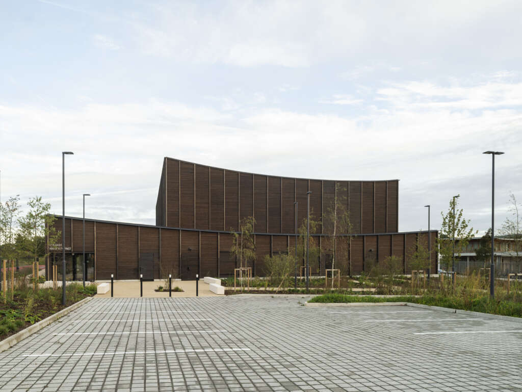 ateliers o-s architectes design wooden gymnasium in the Greater Paris region