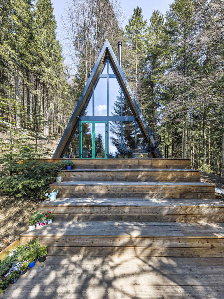 This chAlet in Slovakia keeps a simple material palette