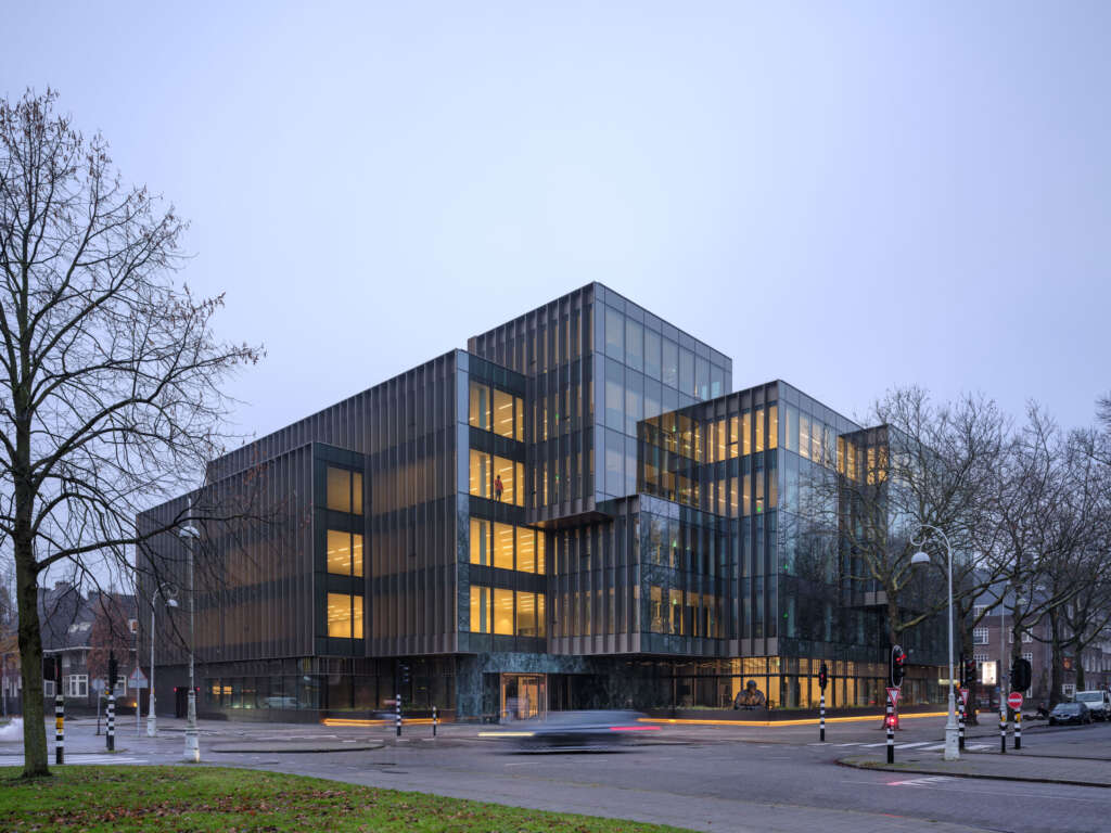 OMA & David Gianotten's Apollolaan 171 opens for business in Amsterdam