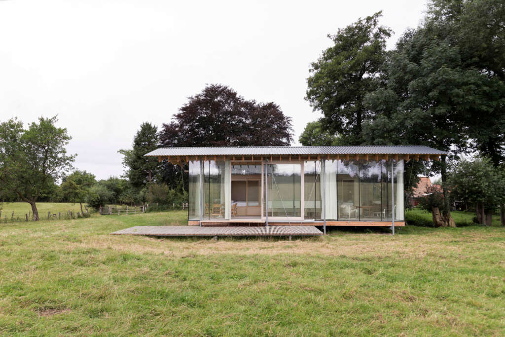 Atelier Sunder-Plassmann design floating glass house on listed farm outside Berlin