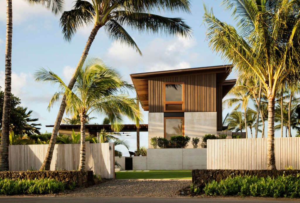 Walker Warner designs Hawaiian beach retreat set amidst mature palm trees