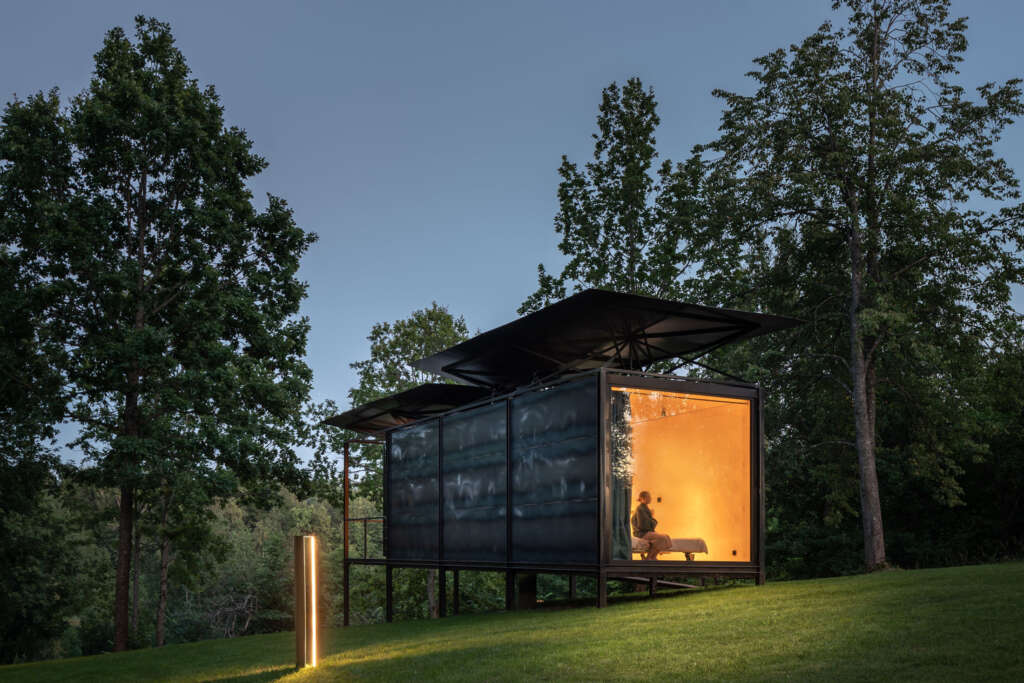 ŠA atelier create transportable cabin in Lithuania
