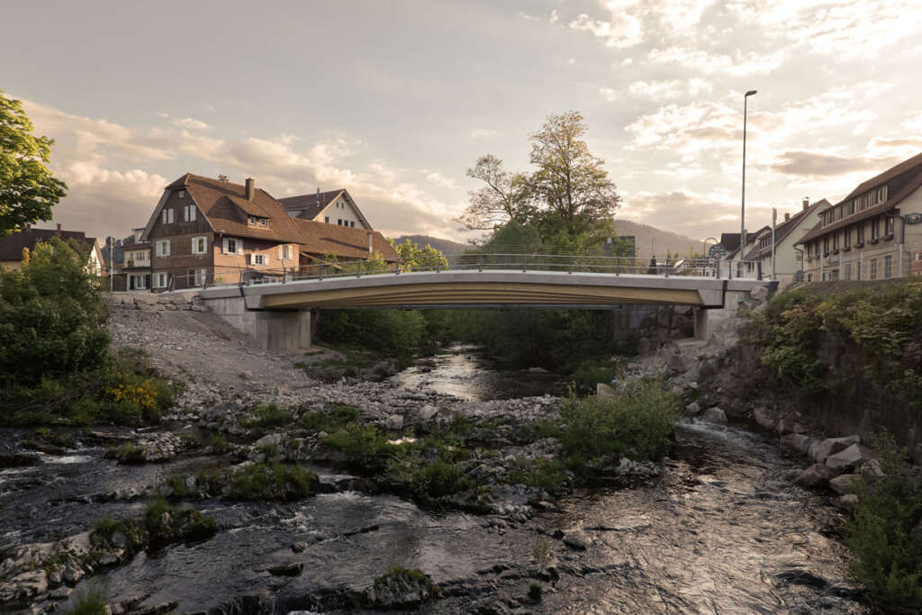 Moxon Architects and IB Miebach complete innovative timber bridge in Germany
