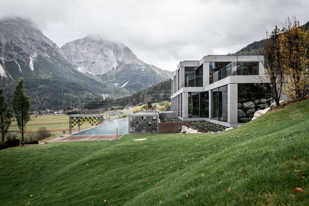 New hotel & spa offers views over the Ehrwalder Becken valley