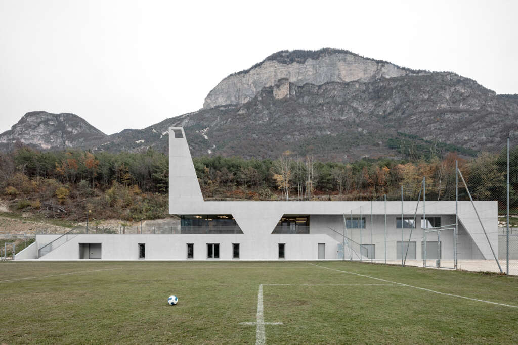 Fieldhouse is a transformational sports facility in the valley basin of South Tyrol