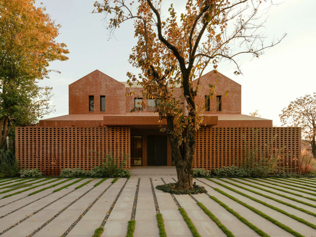 KiKi ARCHi design geometric red brick house in Beijing