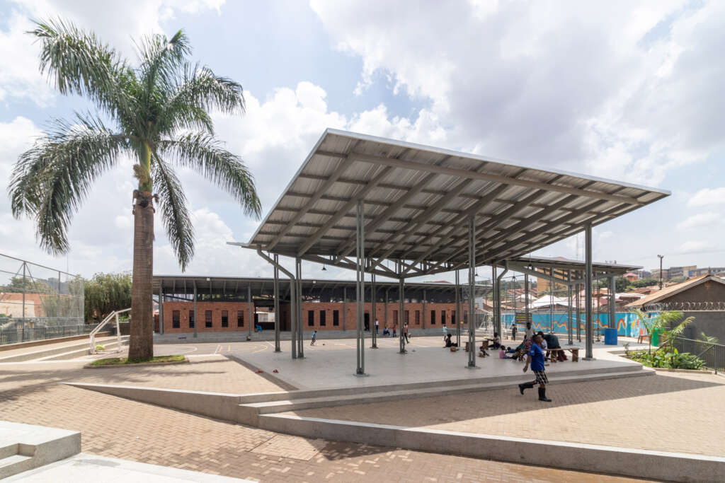 Kéré Architecture designs community center for informal settlement in Uganda