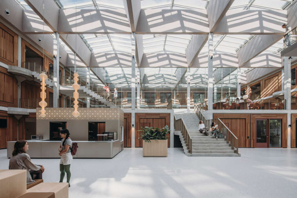 De Zwarte Hond complete circular renovation of the Faculty of Humanities building for Leiden University