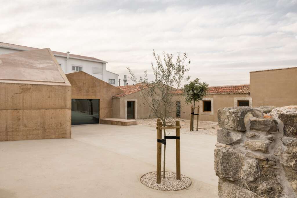 Miguel Marcelino transform traditional Portugese house into a museum in Outeiro de Polima