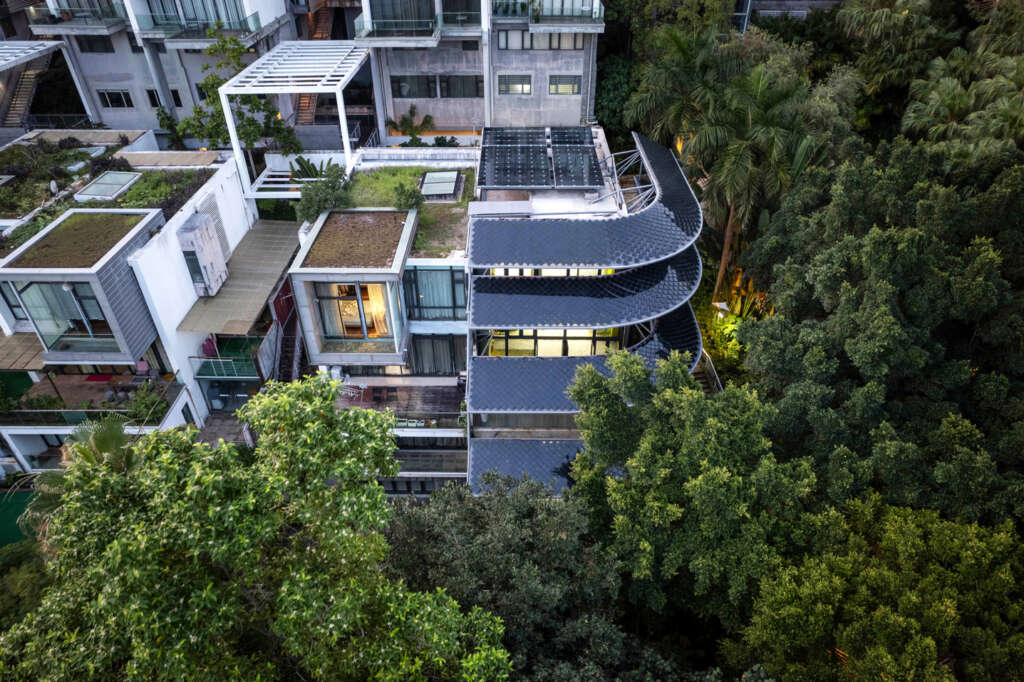 People’s Architecture Office design home in Shenzhen with a surplus of energy