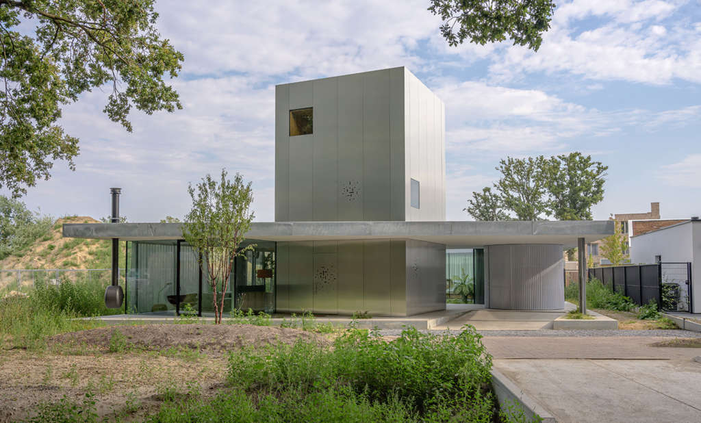 Studioninedots’ Villa Fifty-Fifty is half house, half garden, in one single home