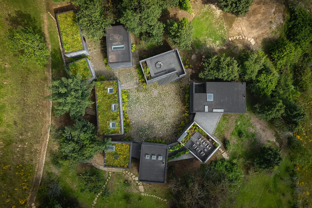 This Gorgeous House Is a Series of Volumes Around a Central Patio