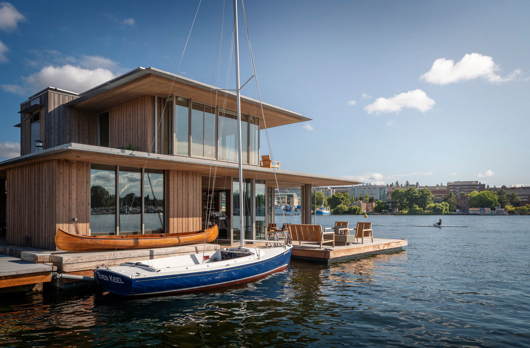 Olson Kundig design urban water cabin in Seattle