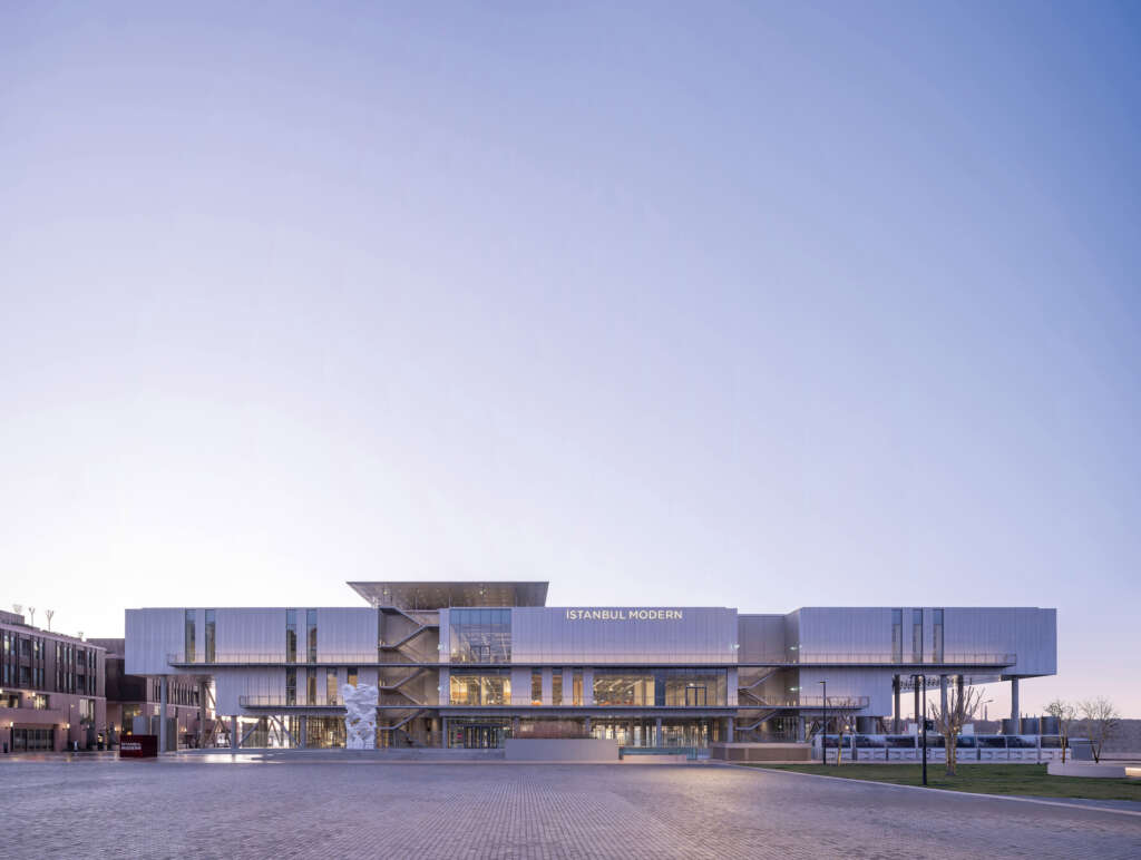 Istanbul Modern opens in new landmark building by Renzo Piano Building Workshop