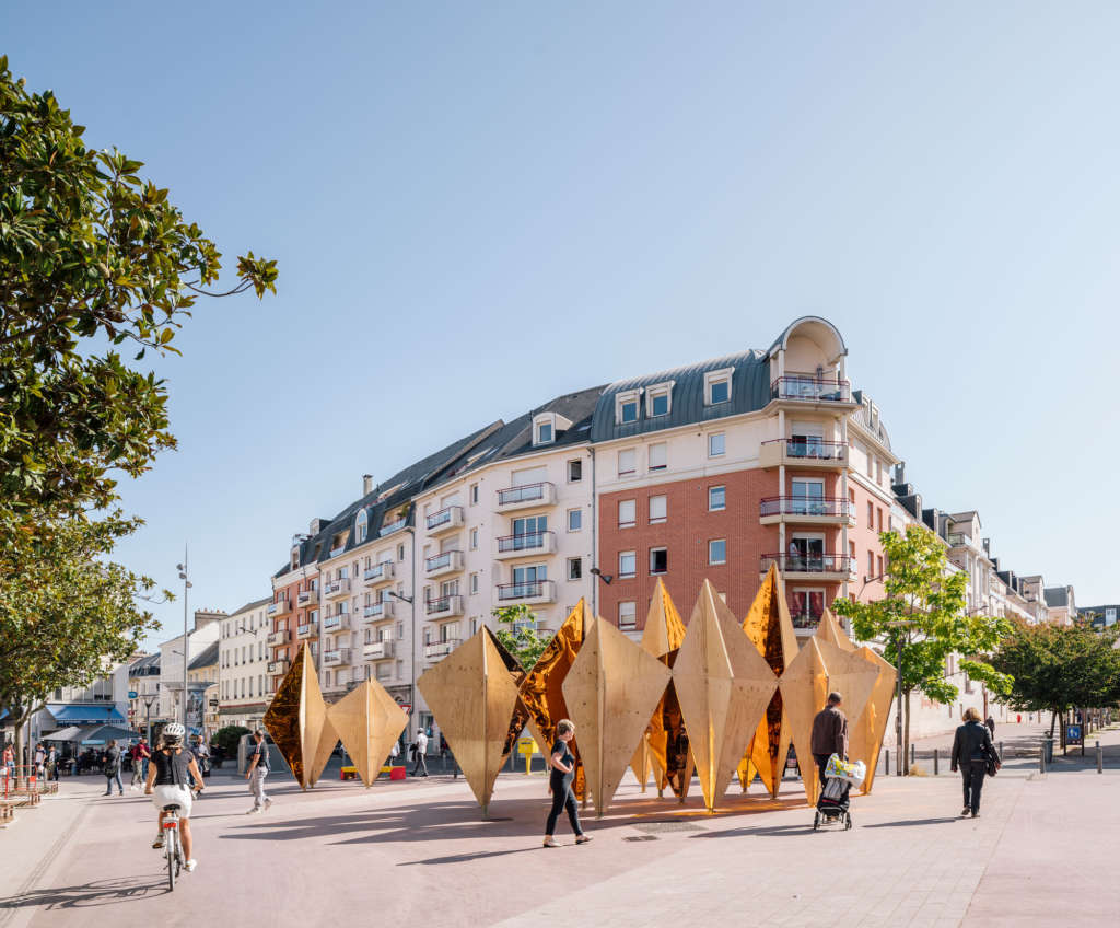 Forêt merges forest and city in Rouen
