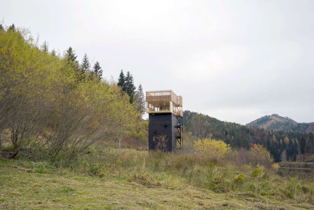 HARDDECOR ARCHITEKTUR converts former climbing tower into "flying classroom”