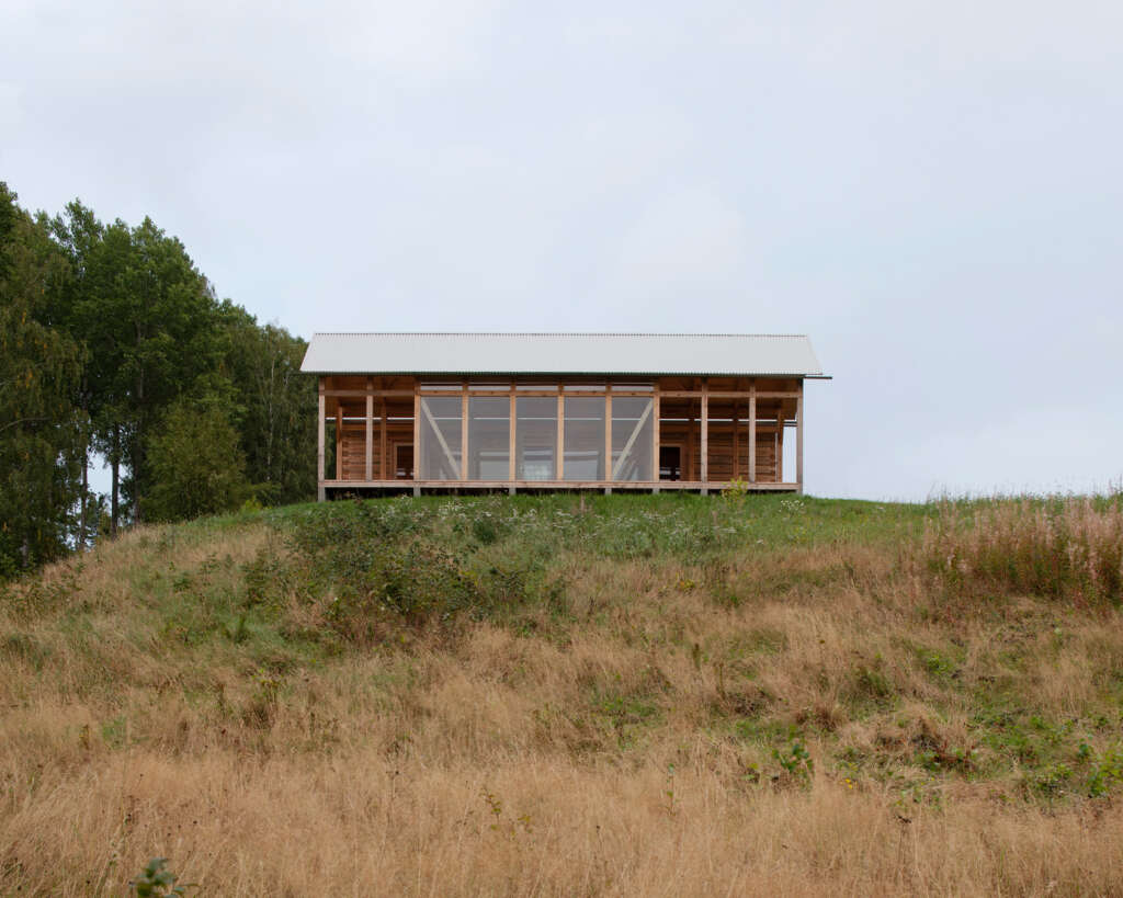 Fabel Arkitektur design timber-framed house in rural Sweden