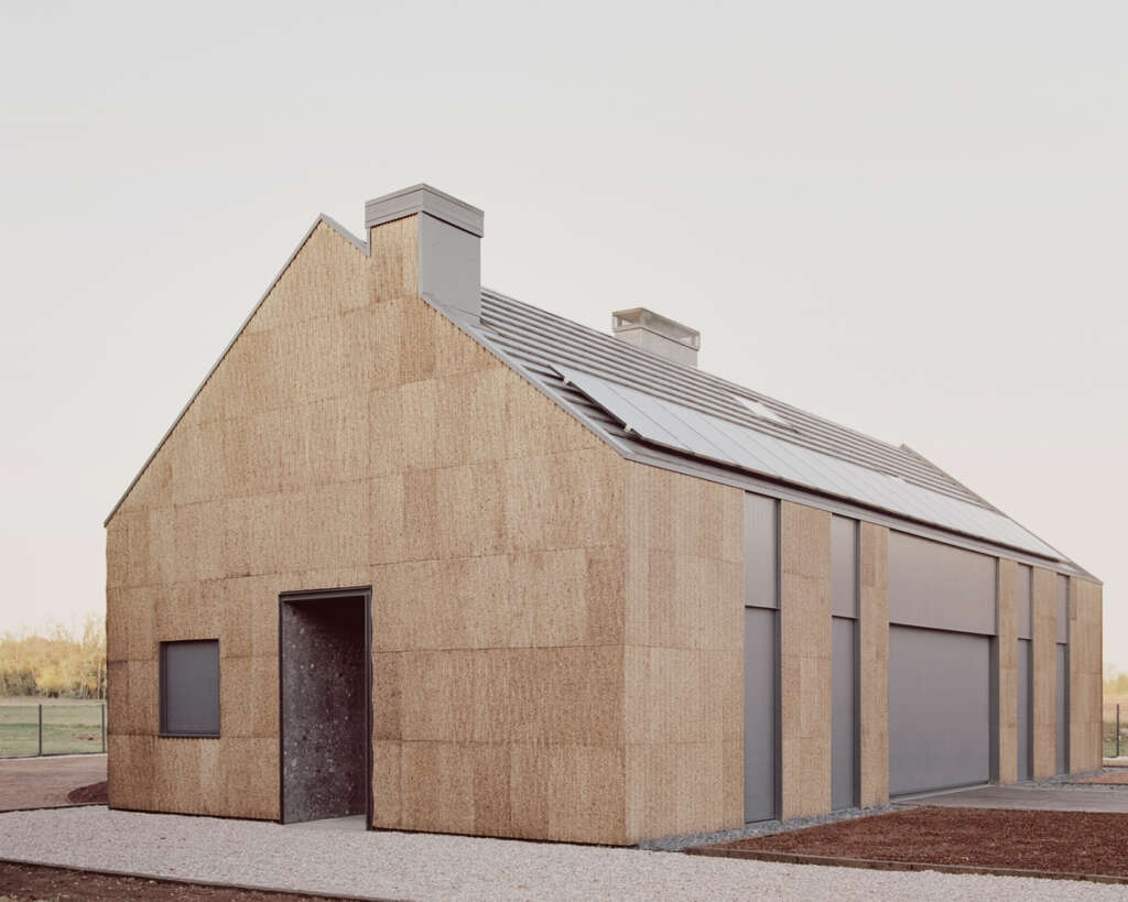 LCA architetti complete house of wood, straw and  cork