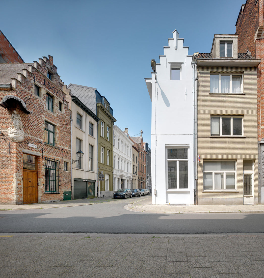 dmvA Architecten Design One Room Hotel in Antwerp
