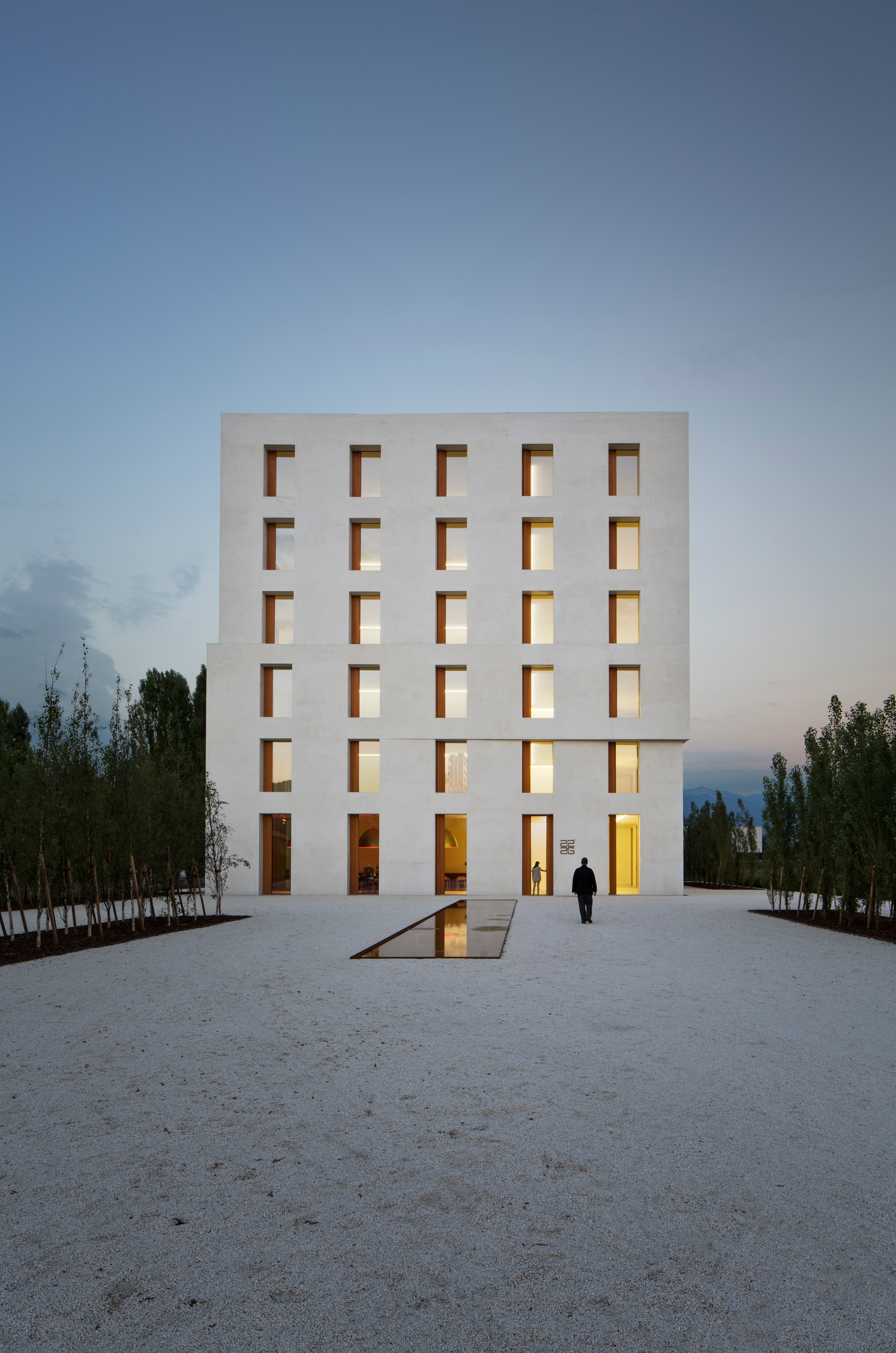 2226 Lustenau is an office building without any mechanical heat source