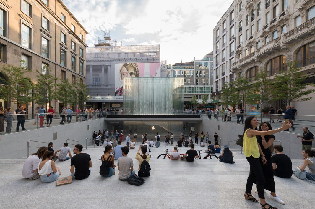 Apple & Foster + Partners Open Milan’s Newest Public Square