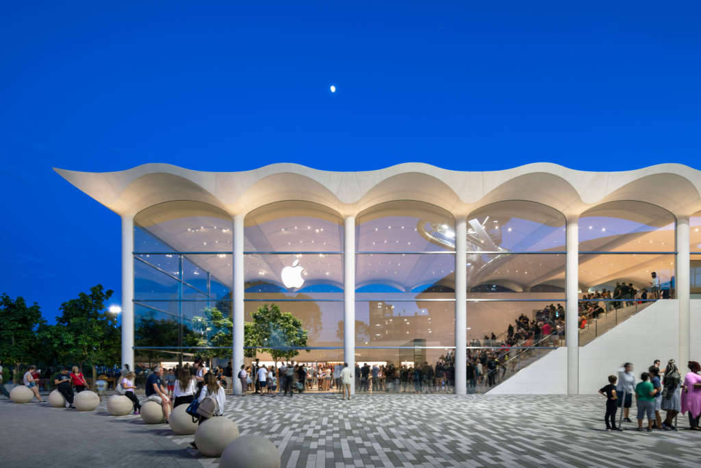 Apple Aventura creates a new social focus for Miami