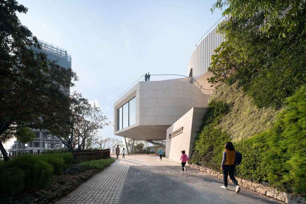 URBANUS design monument and park in Shenzhen dedicated to the city's merchant history