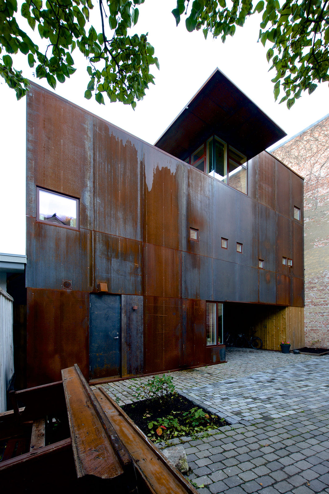 Step Inside this Oslo House Clad in Rust