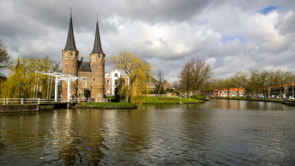 The MUST-SEE Architecture in Delft