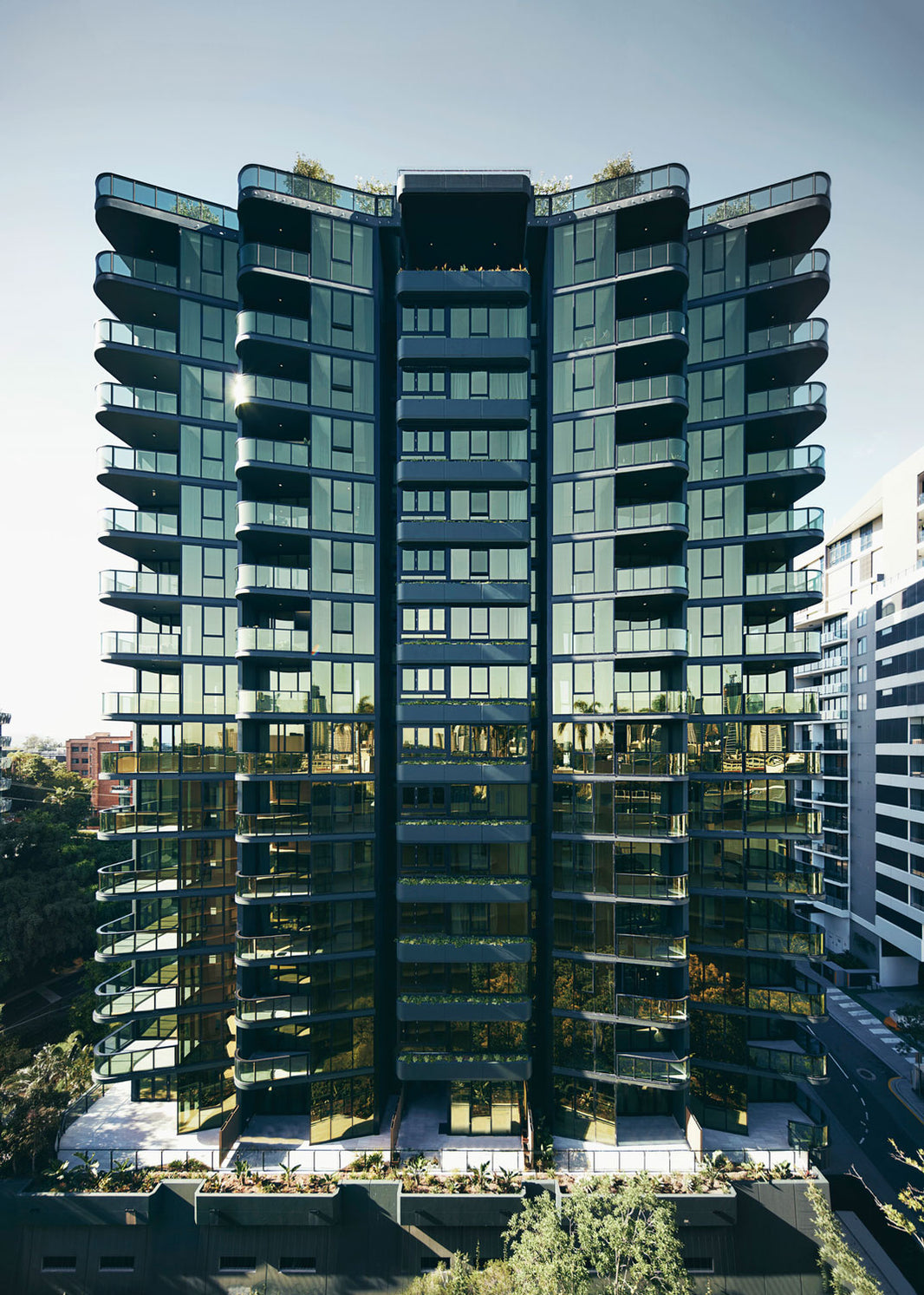 New Residences in Melbourne Maximize Views of the Brisbane River