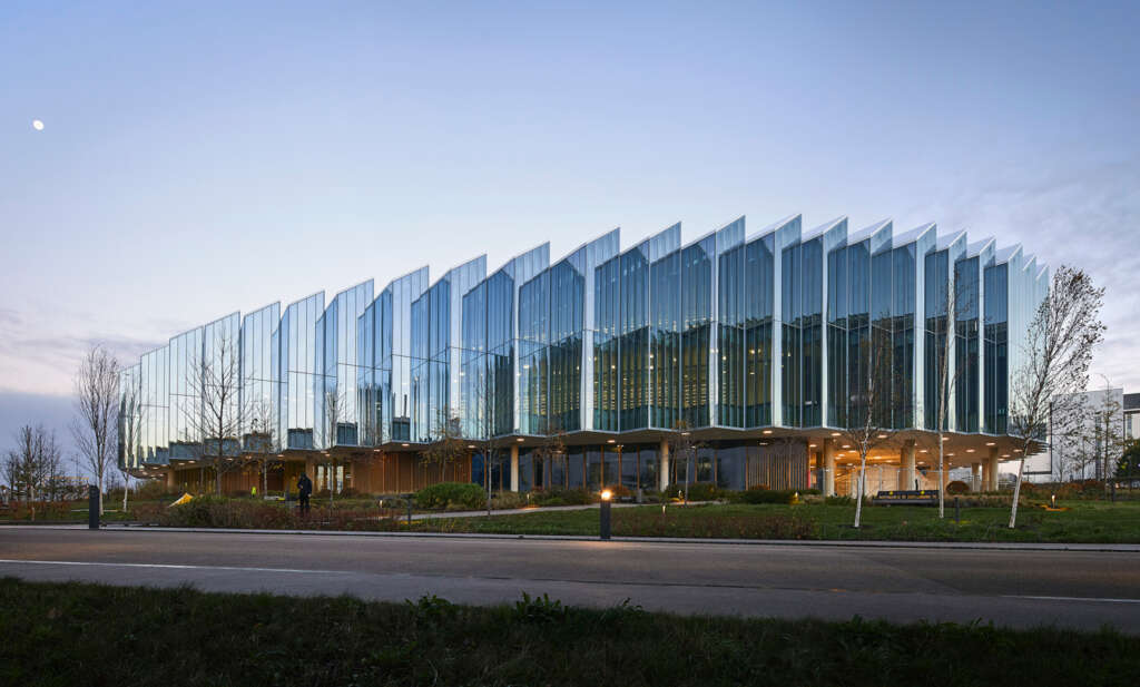 Herzog & de Meuron complete new Discovery Centre for AstraZeneca
