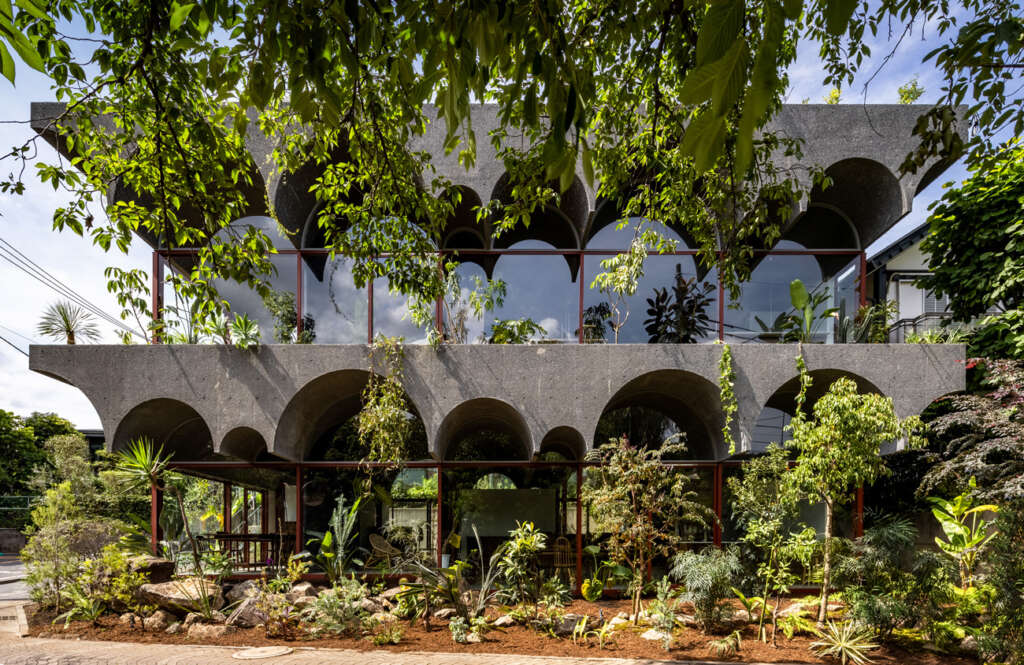 Kiyoaki Takeda Architects design Tokyo house that's a balance between organism and artifact