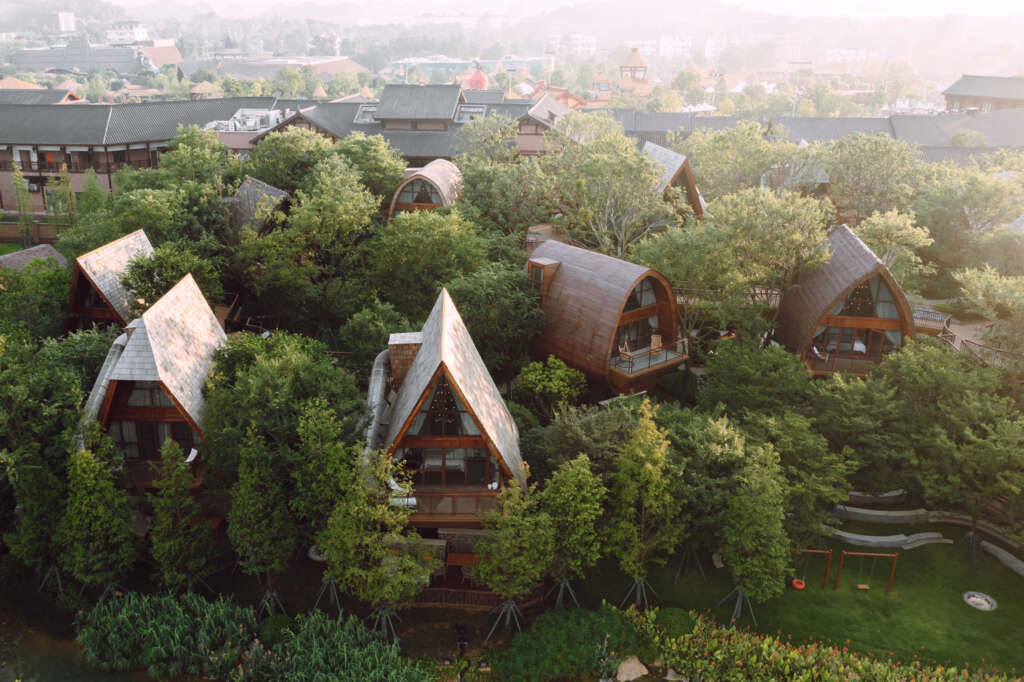 aoe create treehouse hotels in Guilin, one of China's most  popular tourist destinations