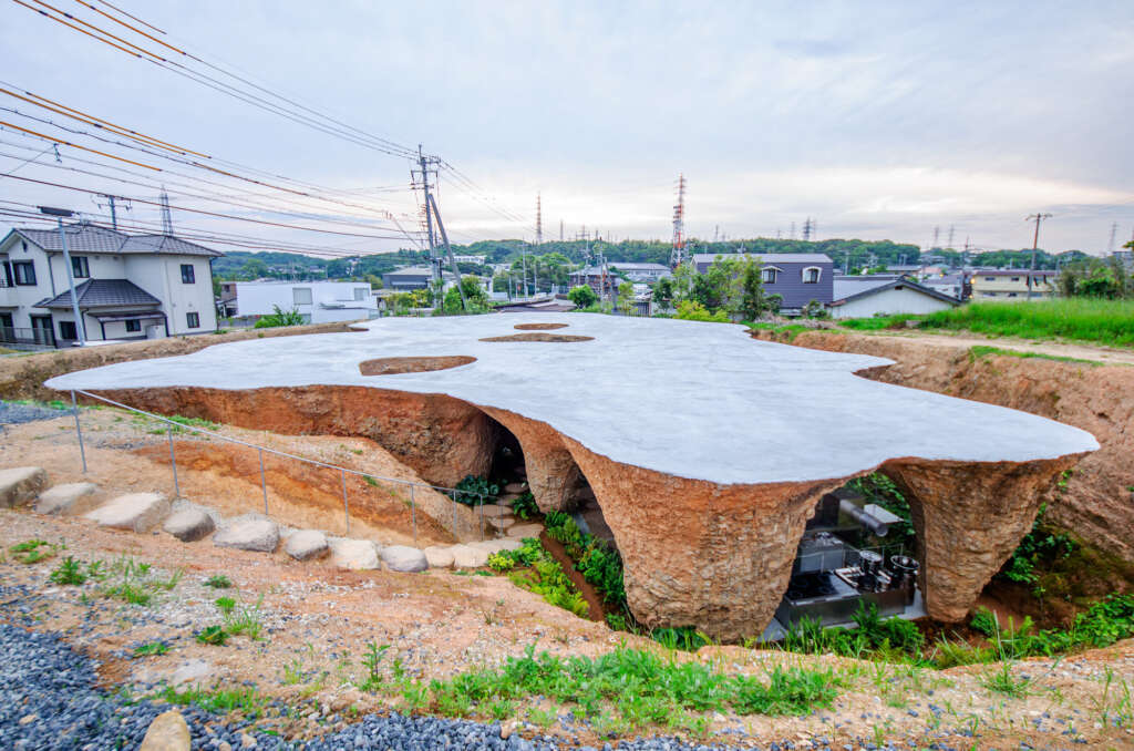 junya.ishigami+associates design house & restaurant dug out from the earth