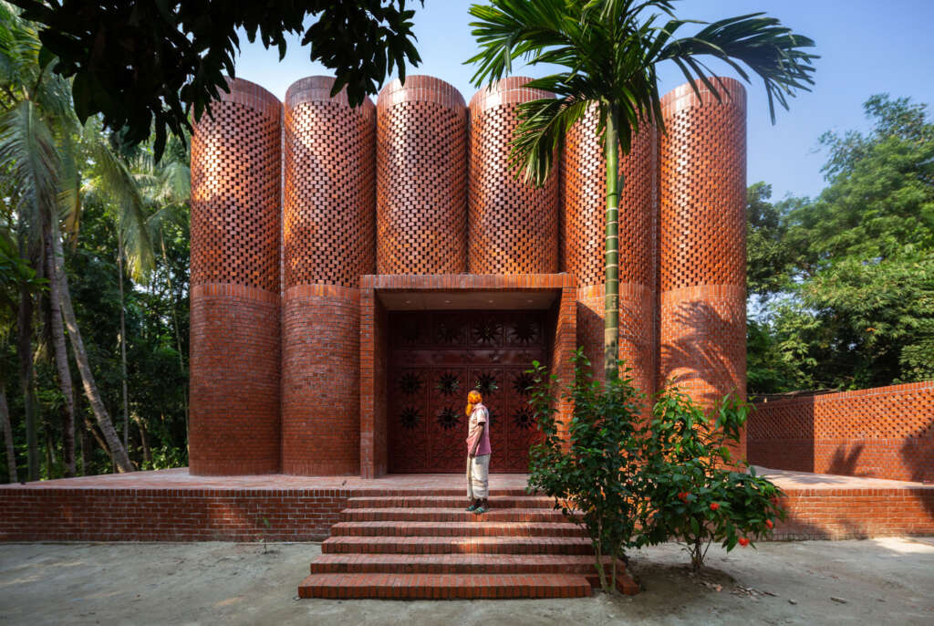 Sthapotik design ancestral mausoleum for the ‘Pir’ of Uwaisi Tariqa in Bangladesh