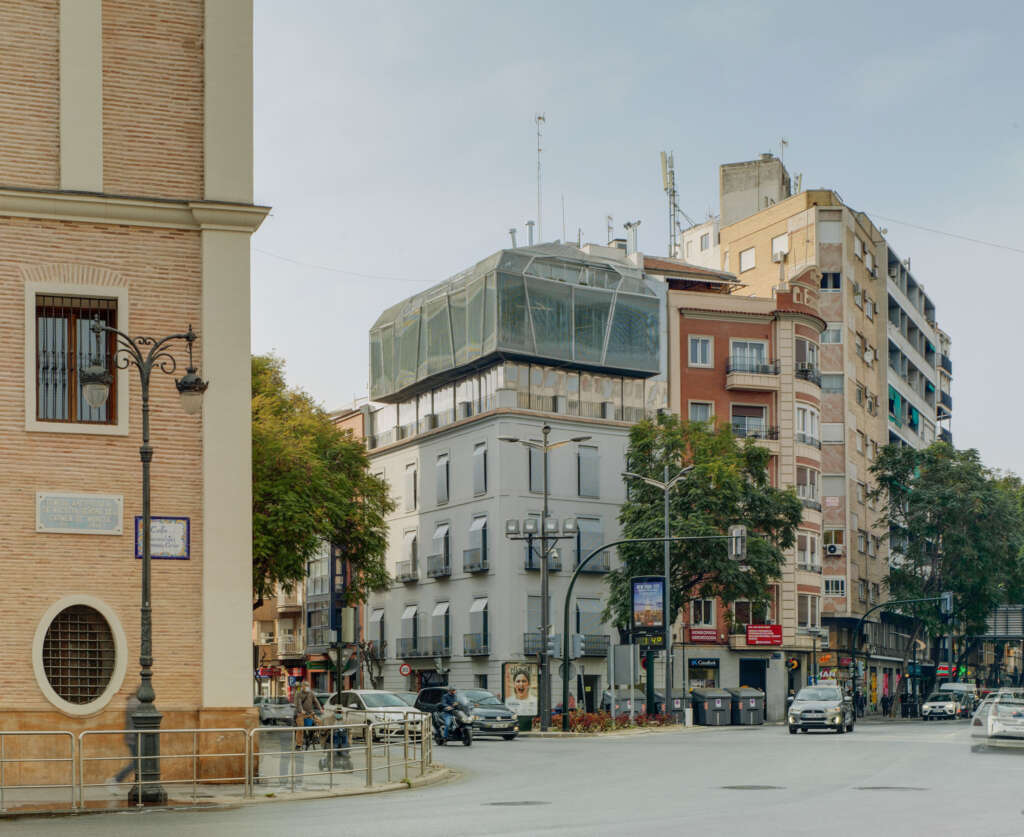 Santa-Cruz Arquitectura designs collective housing building in Murcia, Spain