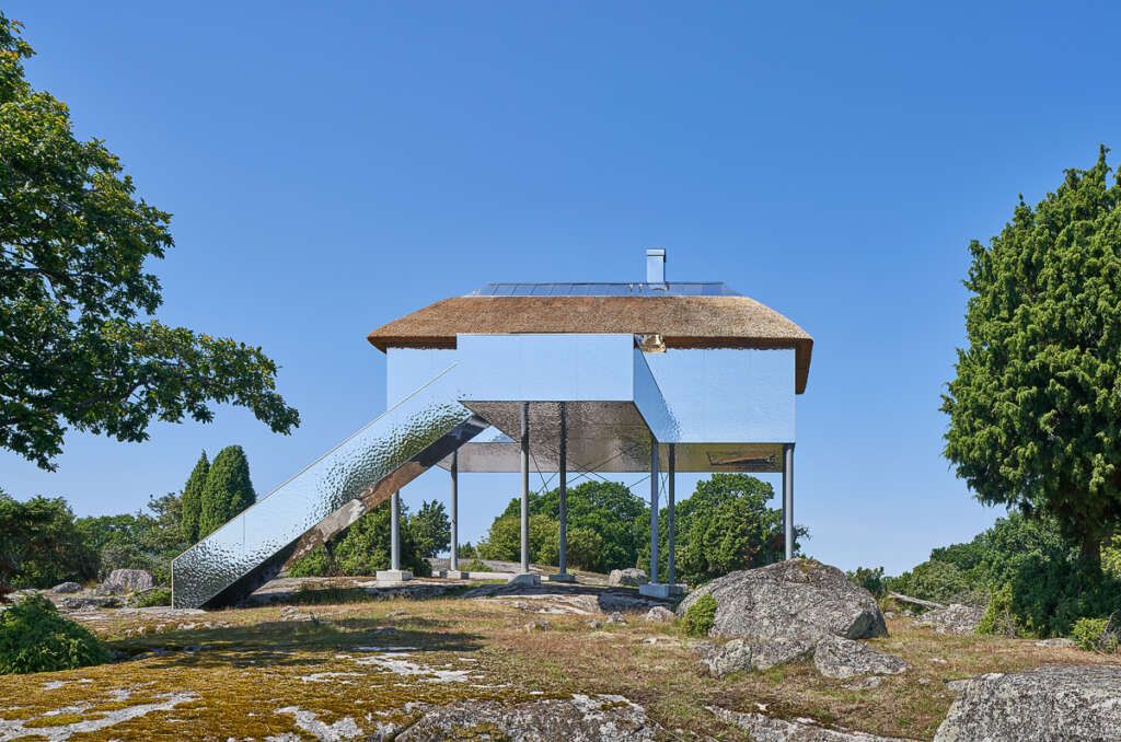Sandellsandberg complete reflective villa in Swedish nature reserve
