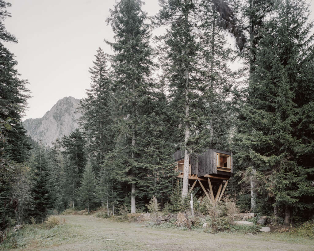 Cyril Chênebeau Architecte design Perched Huts in the French Alps