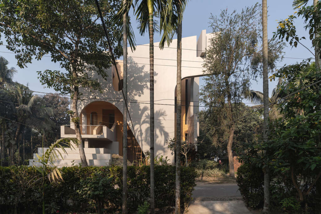 Abin Design Studio complete curvy community centre in India designed to respond to its climate