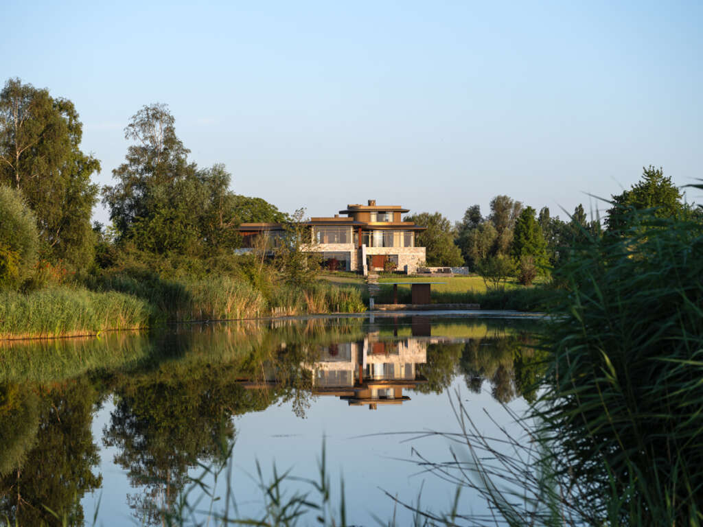 Dieter BLOK architectuur + Sanne Eekel design noble estate set within a nature reserve in the Netherlands