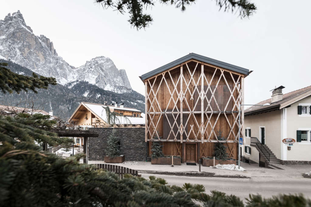 Contemporary barn is inspired by South Tyrol tradition