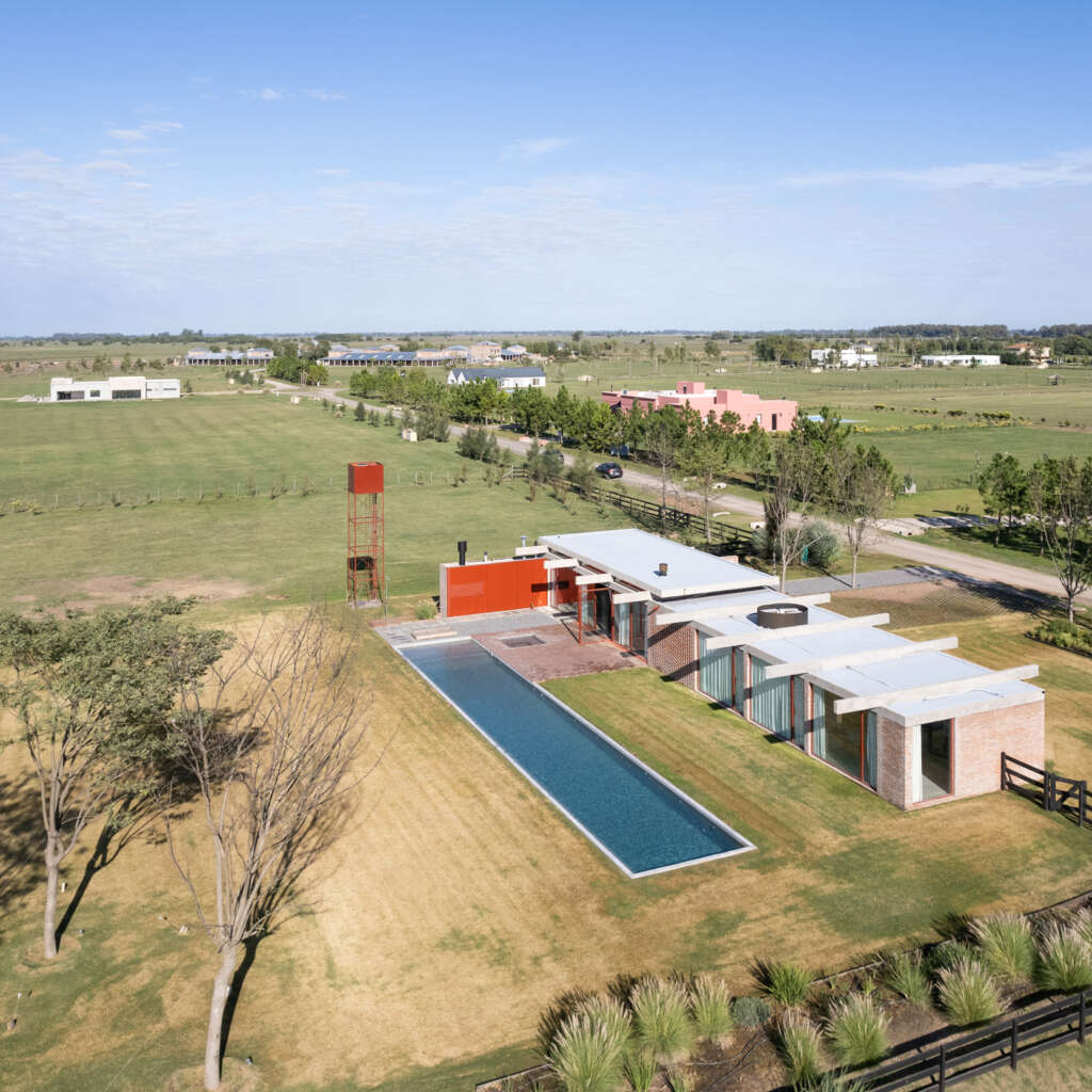 Parada Cantilo Estudio design brick and concrete vacation home outside Buenos Aires